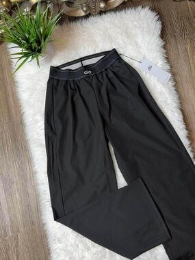 ALO Yoga Black Waistband Logo Active Shorts